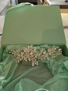 Wedding Warehouse Bridal Adjustable Hair Comb Piece